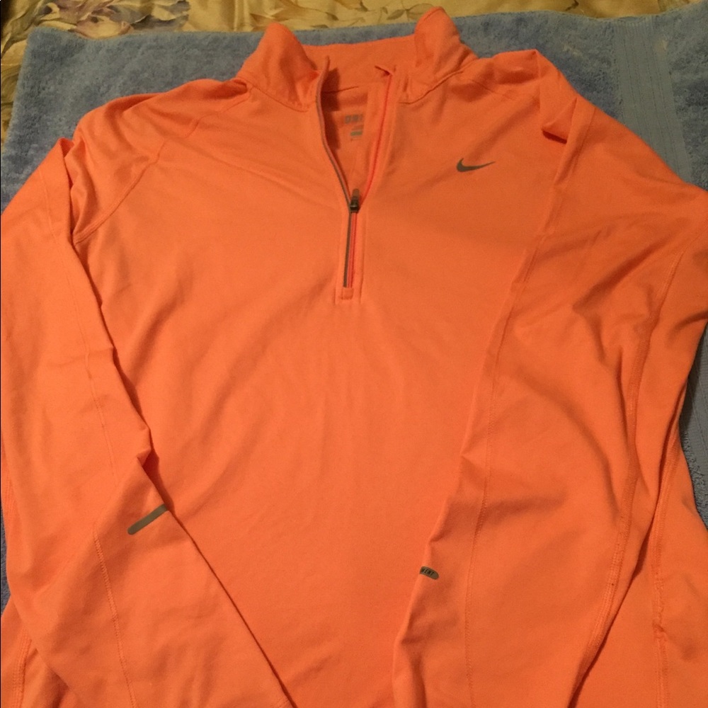 Nike Dri Fit 1/4 Zip Size Medium